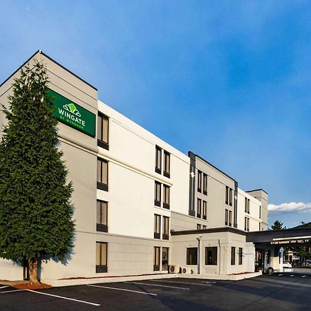 Wingate By Wyndham Fishkill Hotel Bagian luar foto