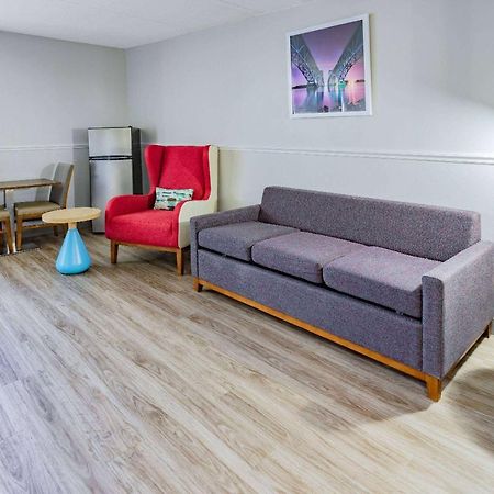 Wingate By Wyndham Fishkill Hotel Bagian luar foto