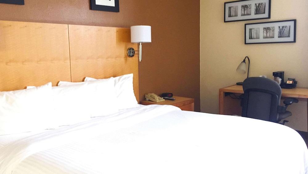 Wingate By Wyndham Fishkill Hotel Bagian luar foto