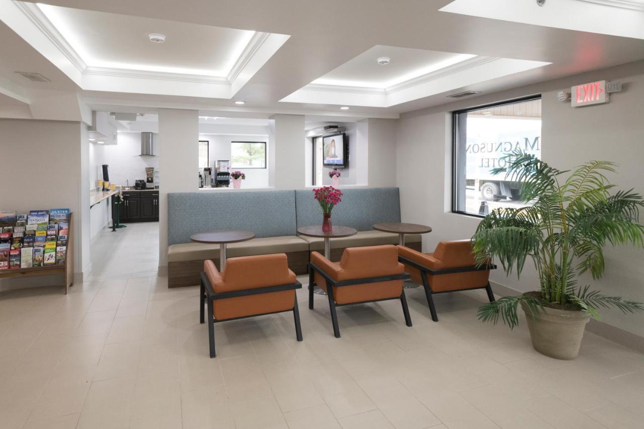 Wingate By Wyndham Fishkill Hotel Bagian luar foto