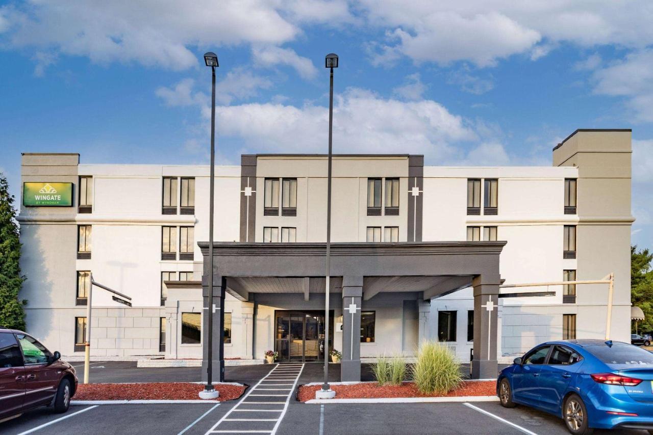 Wingate By Wyndham Fishkill Hotel Bagian luar foto