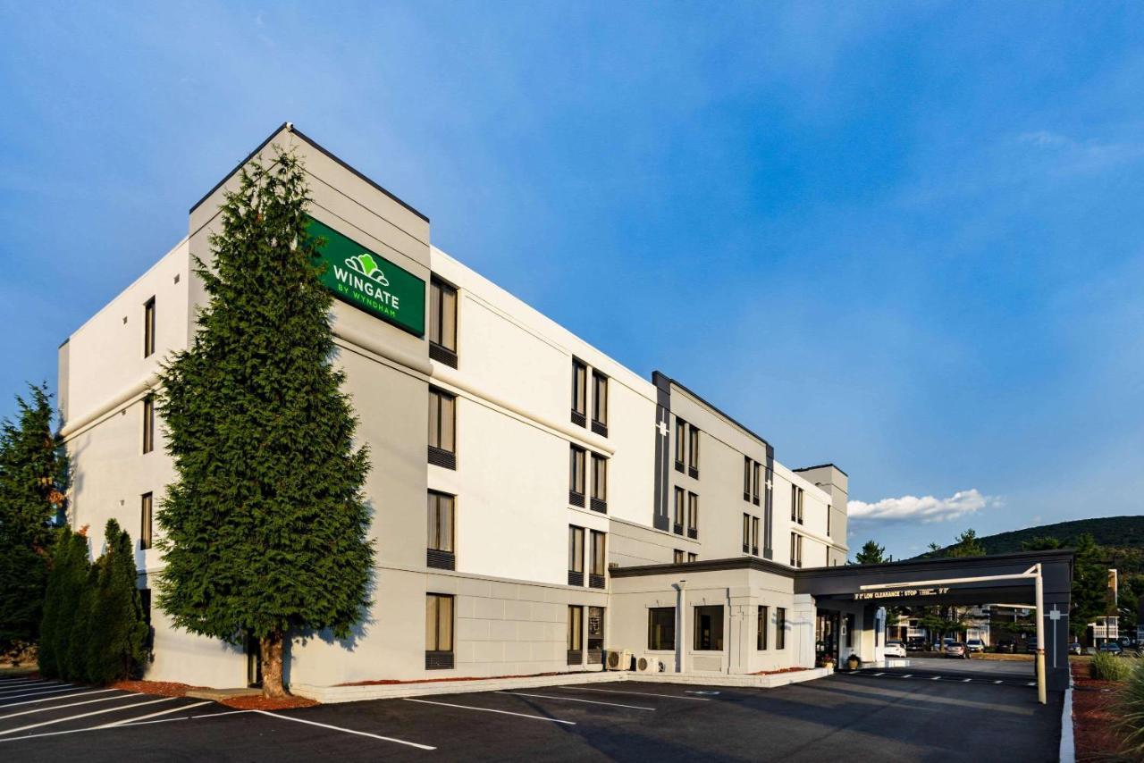Wingate By Wyndham Fishkill Hotel Bagian luar foto