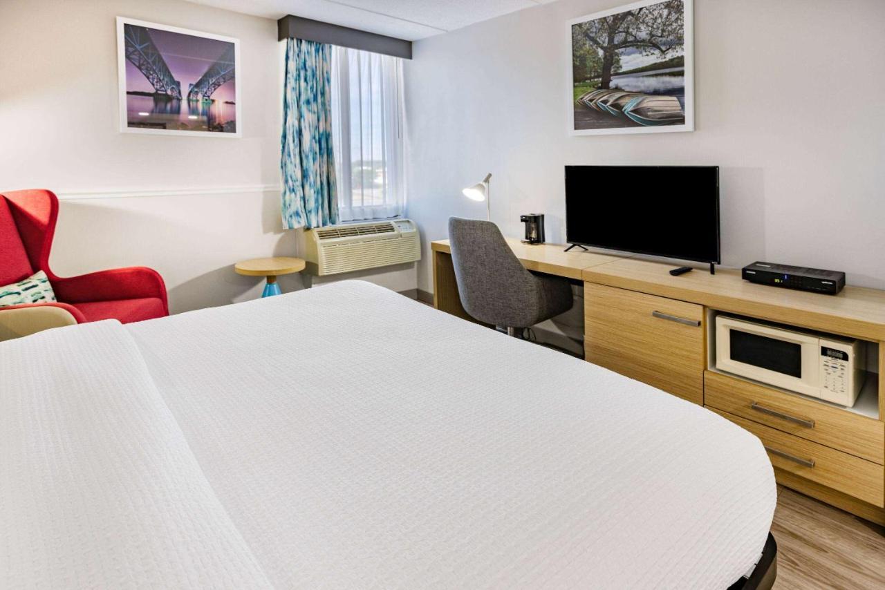 Wingate By Wyndham Fishkill Hotel Bagian luar foto