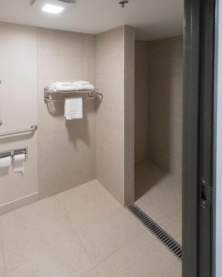 Wingate By Wyndham Fishkill Hotel Bagian luar foto